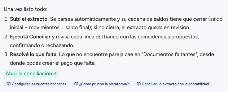 Final de la respuesta de Finy a “¿Cómo concilio un extracto bancario?”: los pasos, el botón “Abrir la conciliación” y los temas de la guía
